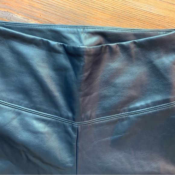 WHBM Vegan Leather Runway Leggings Navy Blue Size 0 Chic Classic Boho Festival - Picture 6 of 15